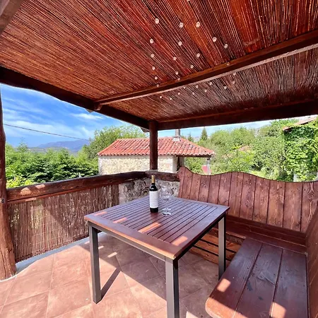 Casa Con Vistas A La Montana, Cerca A La Costa Entre Arriondas Y Ribadesella Casa de Férias